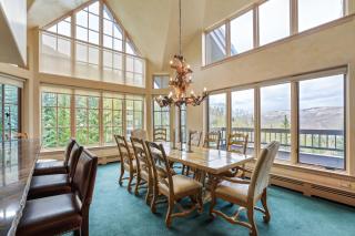Scenic Penthouse Condo For 10, Ski In At Pines Lodge Condo - 2