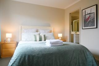 Walking distance to Rototuna Shopping Centre - Hamilton - 5