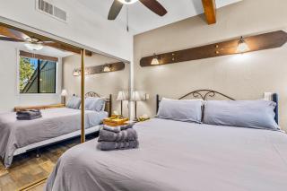Charming Country Club Condo with Loft & Fireplace - Flagstaff - 1