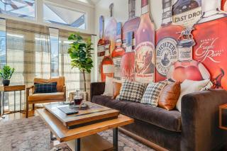 Classic Louisville Home with Contemporary Upgrades - Louisville - 2