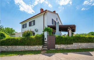 Six-Bedroom Holiday Home In Barban - Barban - 1