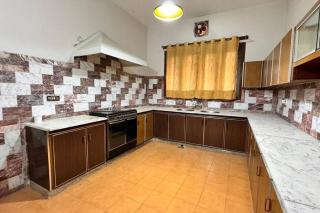 Spacious 4-Bedroom Luxury Stay in the Heart of F10 - 2