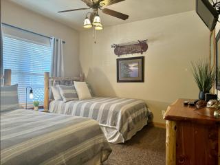 Lodge Style Condo B-8 - Hollister - 5