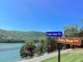 Brown House, Lake, Boat Dock, King Bed, Grill - New Fairfield - 9