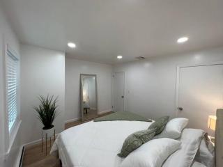 Brown House, Lake, Boat Dock, King Bed, Grill - New Fairfield - 5