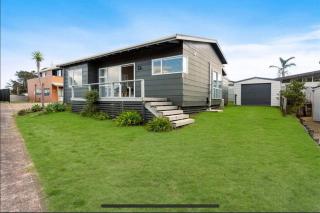A Stones Throw From The Beach - Pauanui - 8