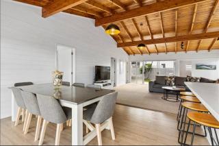 A Stones Throw From The Beach - Pauanui - 6