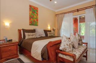 5 BD Luxury Villa with Large Pool & Minutes from Beach - 6