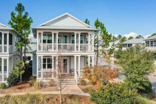 Seaglass Villa located in Luxurious Watercolor with Bikes and GolfCart - Santa Rosa Beach - 0
