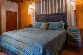 Hot Tub, Artsy Family Adobe, 4mins Plaza! Private Deck & Yard - Taos - 3