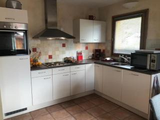 Chalet 10 pers., 150m² aux pieds des pistes, 5 ch., 3 sdb, WiFi, parking couvert - FR-1-807-81 - 7