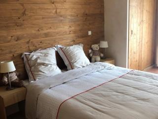 Chalet 10 pers., 150m² aux pieds des pistes, 5 ch., 3 sdb, WiFi, parking couvert - FR-1-807-81 - 4