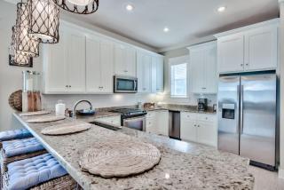 Palm SunDaze on Scenic 30A Sleeps 13 Includes Shuttle Service to Beach - Rosemary Beach - 4
