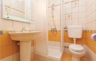 1 Bedroom Gorgeous Apartment In Kornic - Kornić - 5