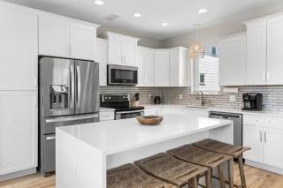 Seaview Escape in Lovely Beach Community with Incredible Rooftop Lounge - Inlet Beach - 4