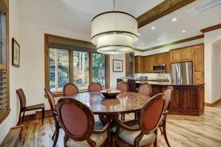 4BR Plus Den Platinum Townhome, Walk to lift townhouse - 5