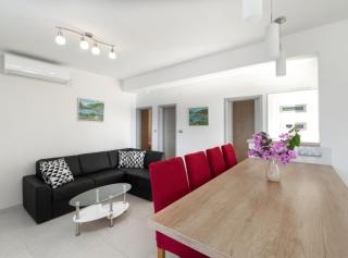 Modern Villa Near the Sea - Blato - 2