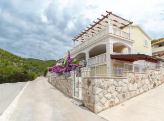 Modern Villa Near the Sea - 8