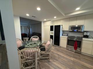 Palm Valley Country Club, Pickleball, Tennis, Gym, Clubhouse, Swimming Pools, Lux, Spac 2 Bdrms Den 2 Ba - Palm Desert - 4