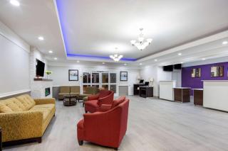 La Quinta Inn Suites by Wyndham Raymondville Harlingen - Raymondville - 0