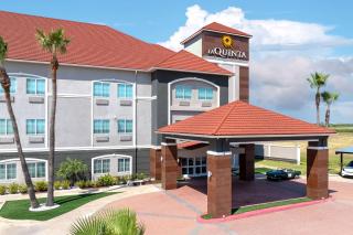 La Quinta Inn Suites by Wyndham Raymondville Harlingen - Raymondville - 1