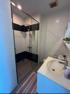Luxurious Upscale Downtown Apartment - Bangkok - 2