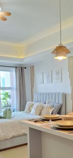 Luxury Bohemian Suite Venice Canal Mall & BGC Views - Manila - 0