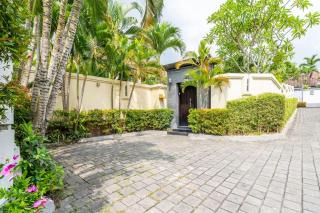 Cometa Prime 3BR Private Pool Luxury Villa Seminyak - Seminyak - 2