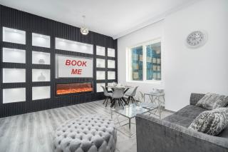 Vibrant 1-Bedroom Apartment at Executive Bay A in Business Bay - 0