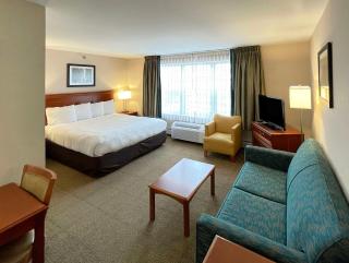 Smart Suites, Ascend Hotel Collection - Burlington - 7