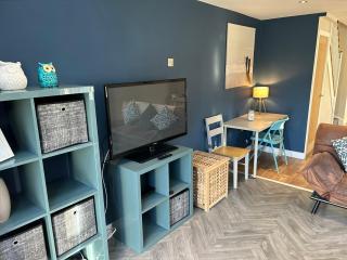 3 Bed Farnborough Air Accommodation - 2