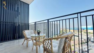 Cozy 1BR Apartment with Private Balcony - Prime Yas Island Location Near Yas Mall - 3