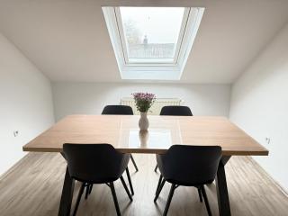 Helle und Charmante Dachgeschosswohnung in Top-Lage - Bochum - 6