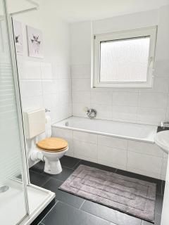 Helle und Charmante Dachgeschosswohnung in Top-Lage - Bochum - 1