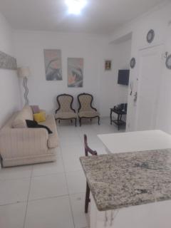 Apartamento Vento e mar - 2 quartos com sacada na quadra da praia do gonzaga - Santos - 0