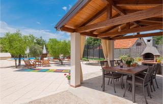 Three-Bedroom Apartment Dubrava With An Outdoor Swimming Pool 09 - Dubrava - 9