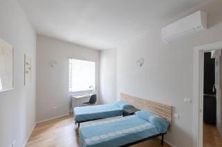 Modern Spacious Apartment on the Tevere - 8