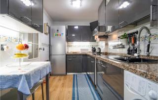 Lovely Apartment In Benalmádena - Benalmádena - 5