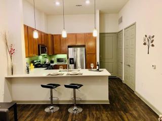 Downtown Apt FREE Parking - Pool - Gym - Fully Kitchen - Houston - 2