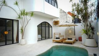 Miko Villa Seminyak - 8