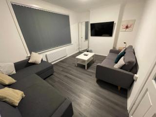 House in Bournemouth and Poole with free private parking for 4 cars - 1