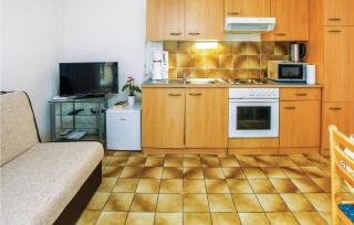 1 Bedroom Beautiful Apartment In Lucija - Lucija - 9