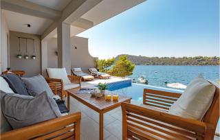 Stunning Home In Blato - 7