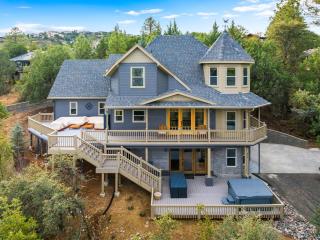 Granite Pines Chalet - 0