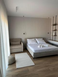 Luxury Studio Apartment - Tirana - 9