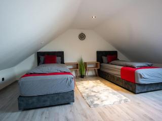 Serviceroom24 - Apartment 4 in Gladbeck WLAN - Smart-TV - 24-7 Check-in und Küche - 1