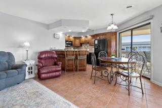 Tilghman Lakes D4 condo - 6