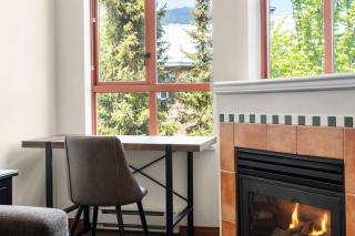 Alpenglow Lodge Family & Work Retreat by MVA - 9