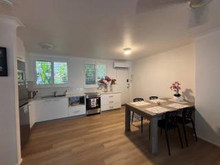 Tropical Ground-Floor Retreat Cairns - Cairns North - 6