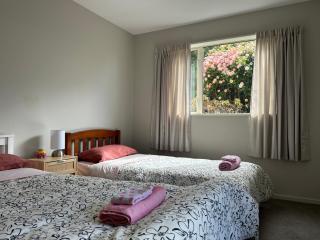 Sunny and warm family holiday house 3 bedrooms - Christchurch - 3